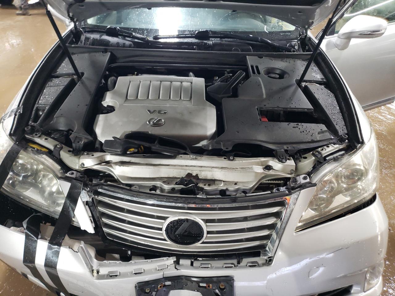 2011 Lexus ES - Image 11
