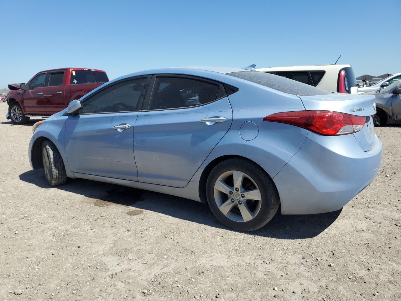 2013 Hyundai Elantra - Image 2