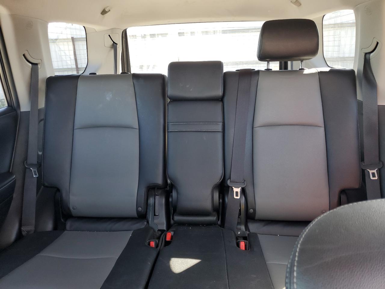 2020 Toyota 4Runner - Image 10