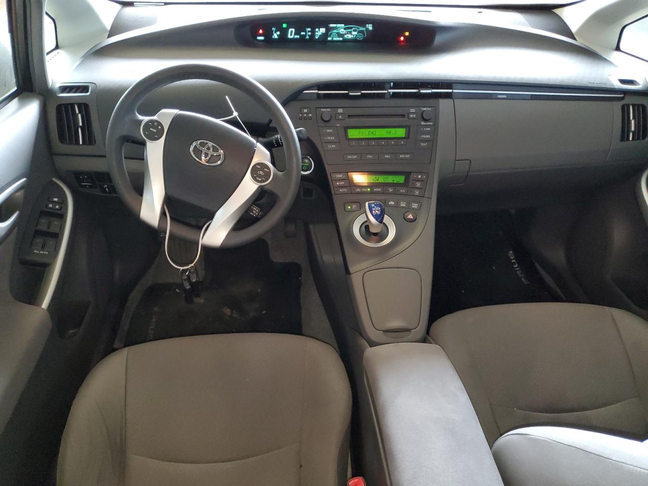 2010 Toyota Prius - Image 8
