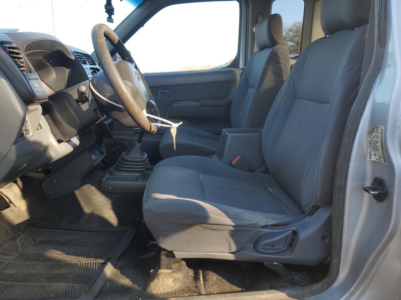2001 Nissan Navara (Frontier) - Image 7
