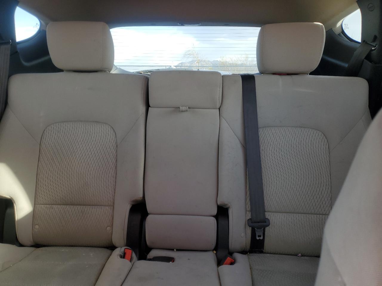 2017 Hyundai Santa Fe - Image 10