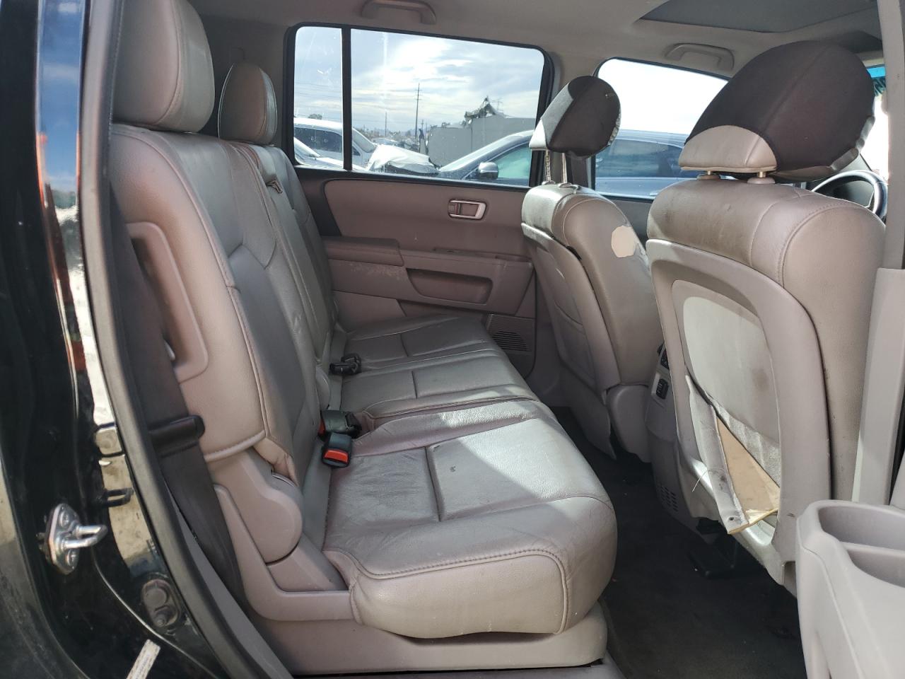 2015 Honda Pilot - Image 11