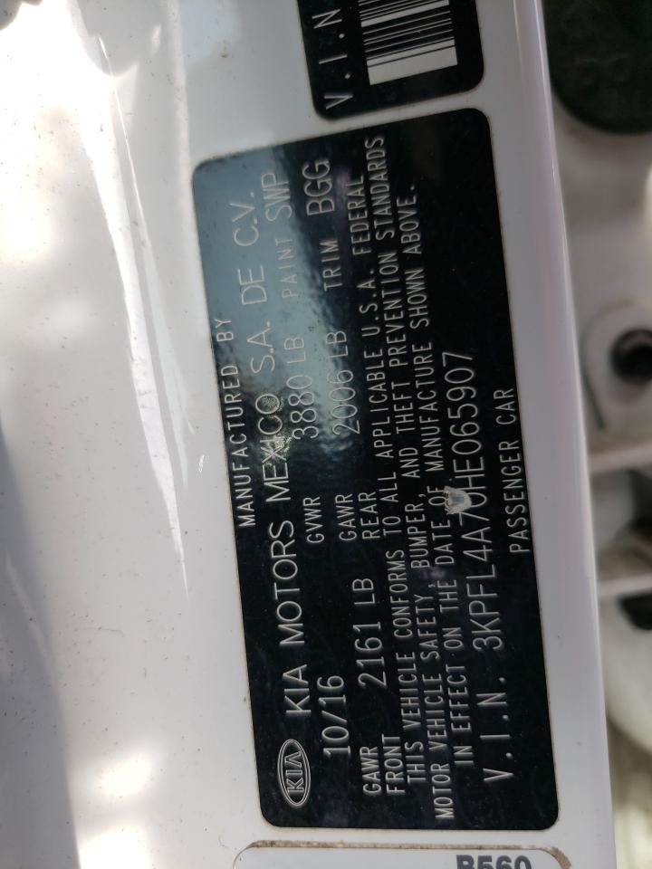 2017 Kia Forte - Image 12