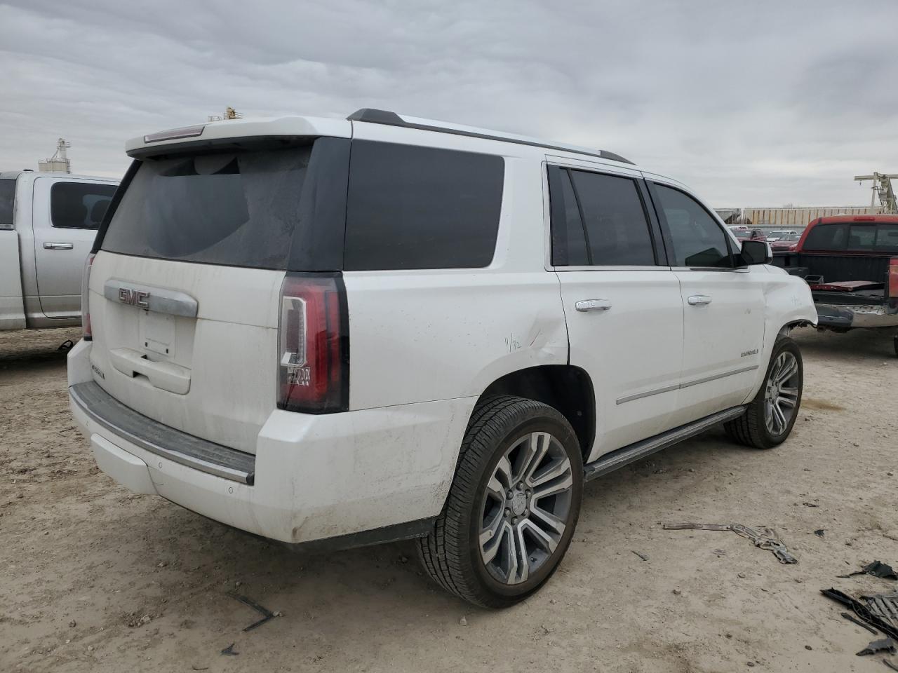 2018 GMC Yukon - Image 3