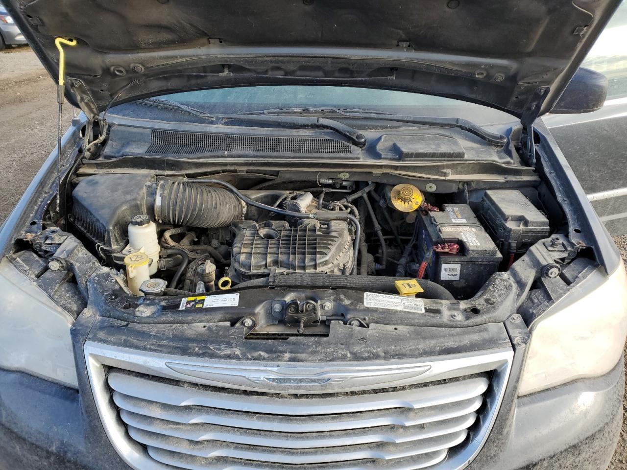 2014 Chrysler Town & Country - Image 12