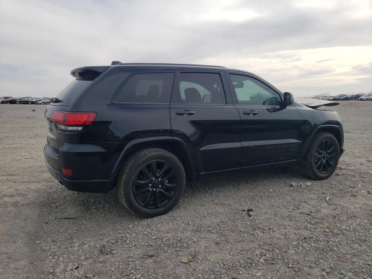2019 Jeep Grand Cherokee - Image 3