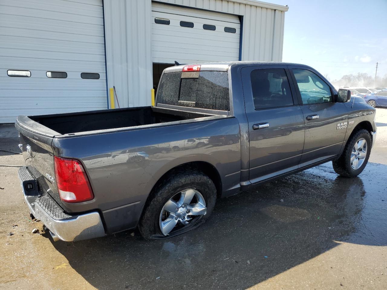 2016 RAM 1500 - Image 3