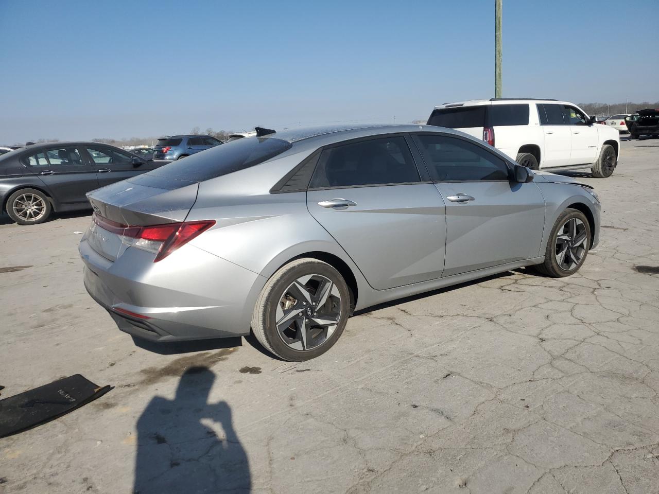 2023 Hyundai Elantra - Image 3