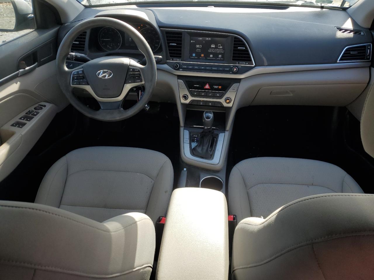 2018 Hyundai Elantra - Image 8