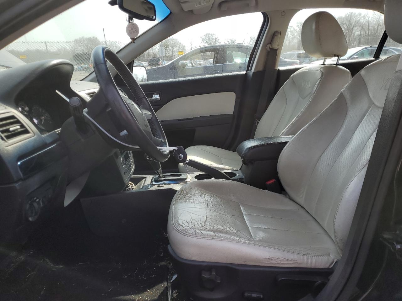 2009 Mercury Milan - Image 7