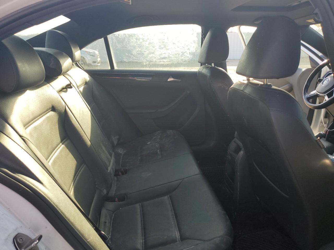 2018 Volkswagen Jetta - Image 10