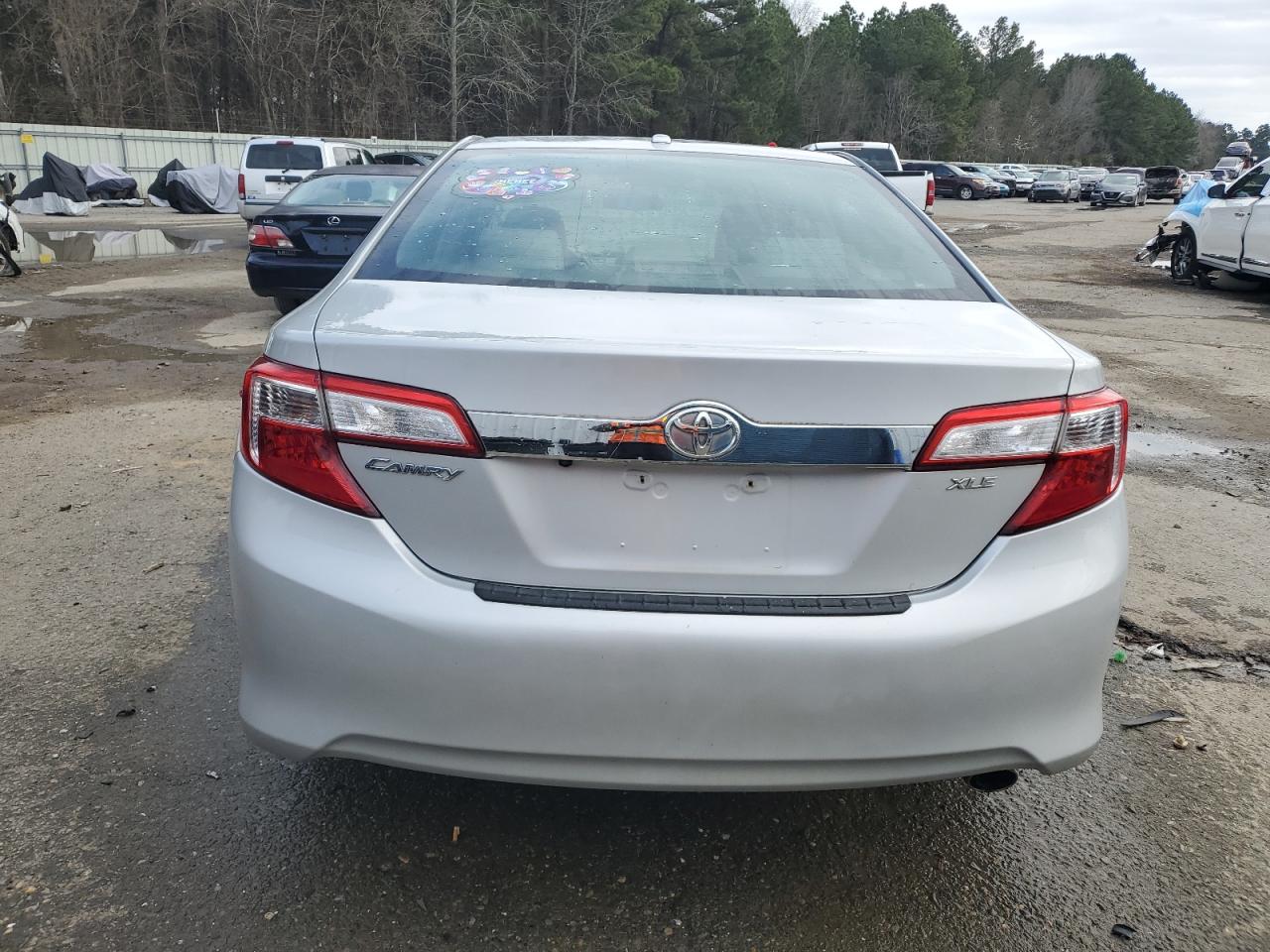 2014 Toyota Camry - Image 6