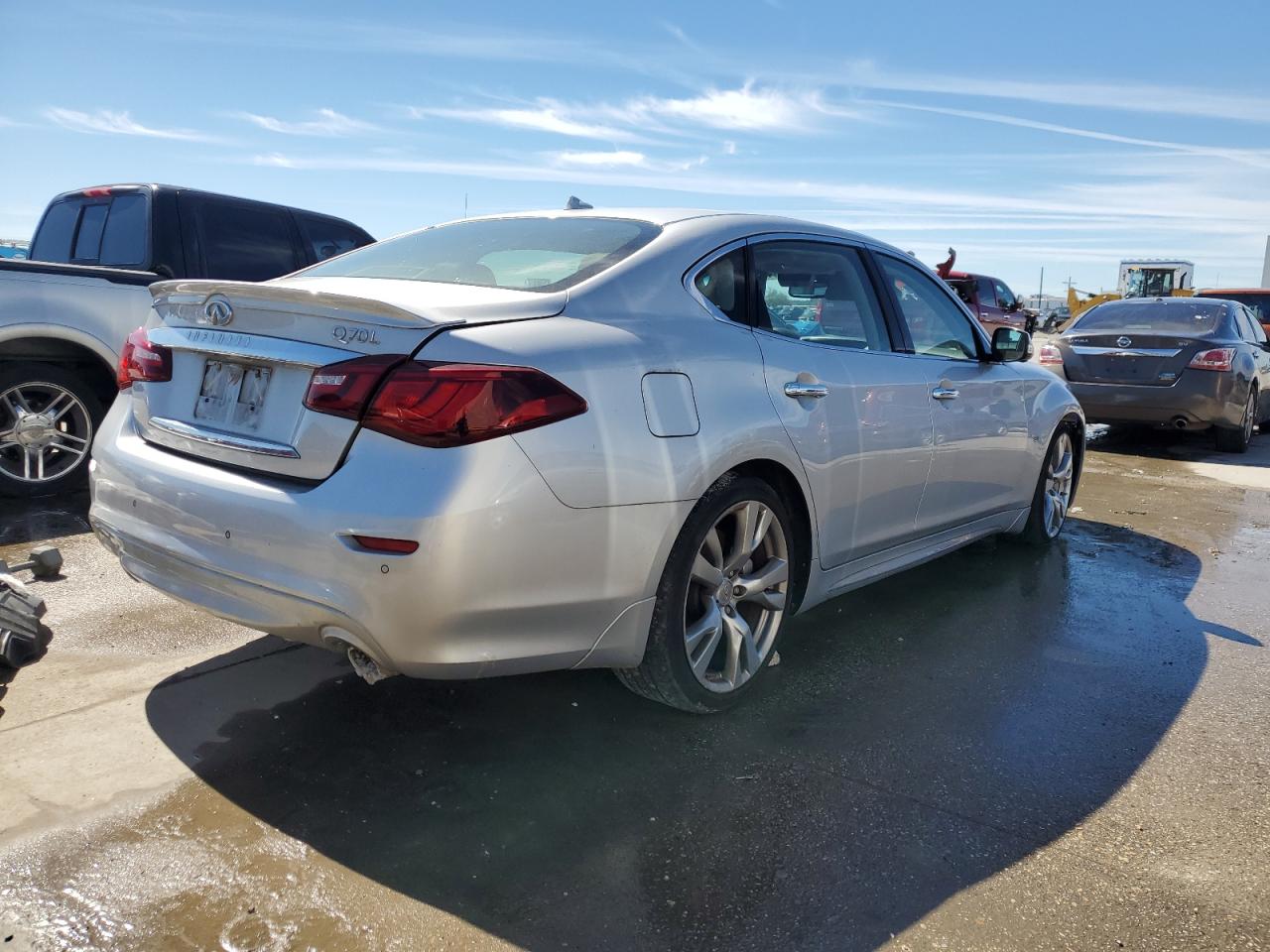 2019 Infiniti Q70 - Image 3