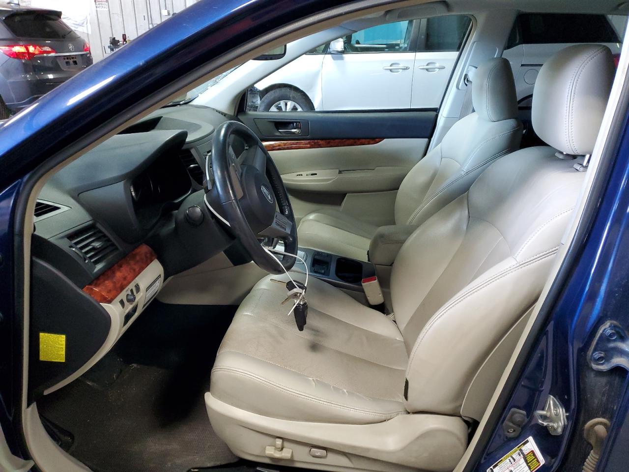 2010 Subaru Outback - Image 7