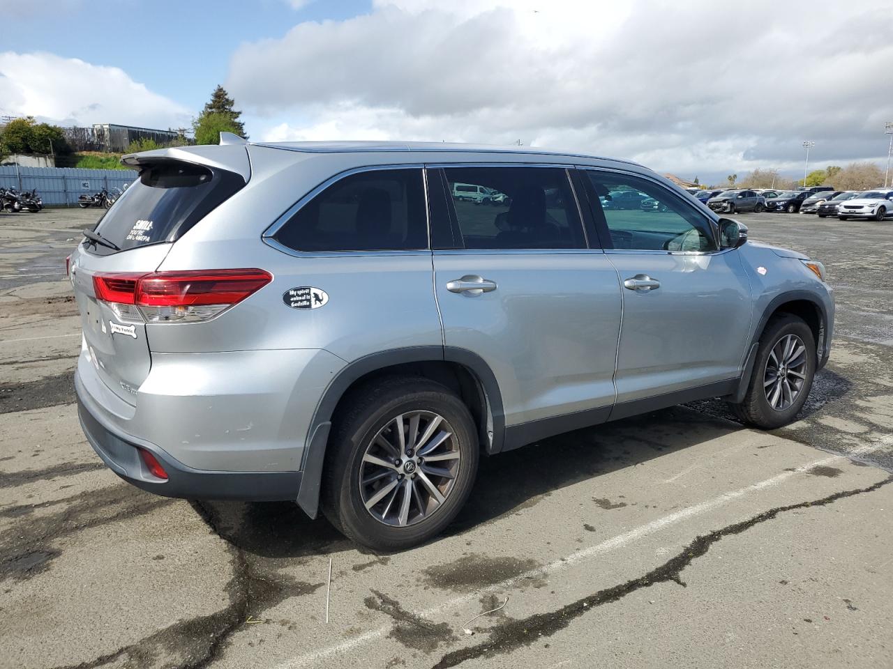 2019 Toyota Highlander - Image 3