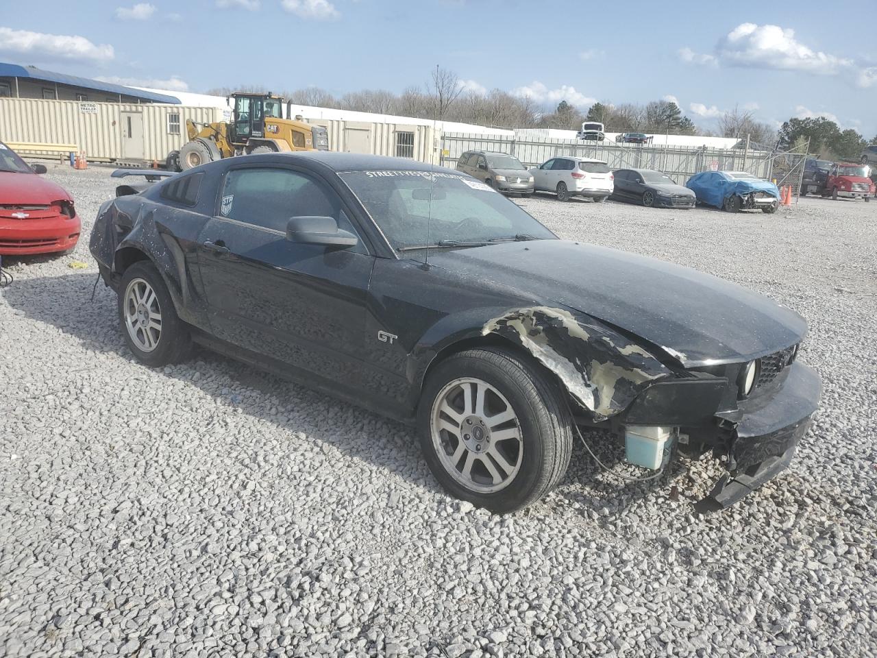 2005 Ford Mustang - Image 4