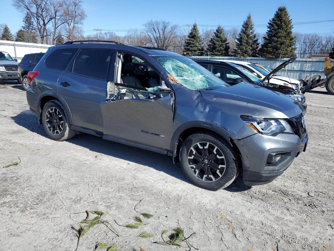 2019 Nissan Pathfinder - Image 4