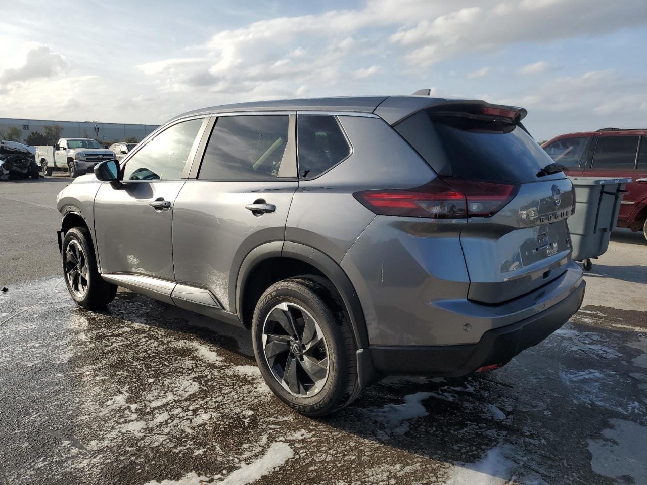 2024 Nissan Rogue - Image 2