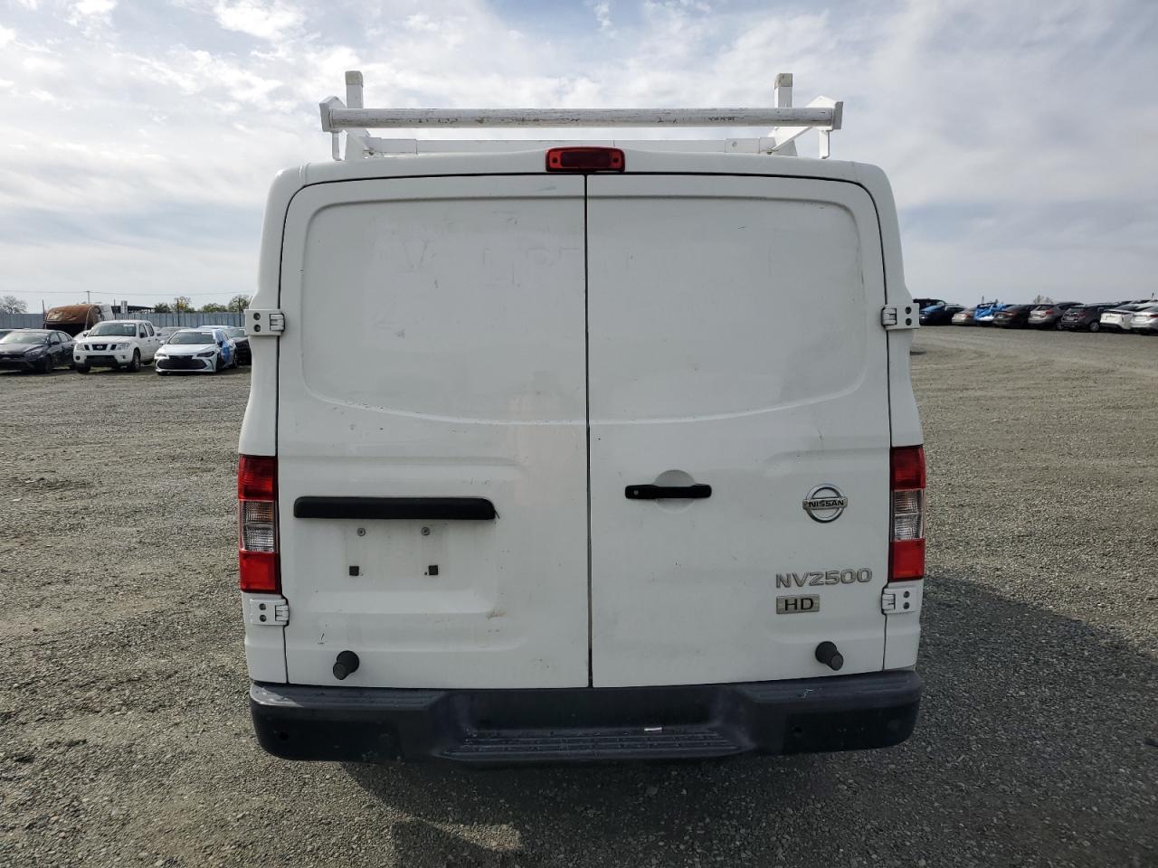 2014 Nissan NV - Image 6