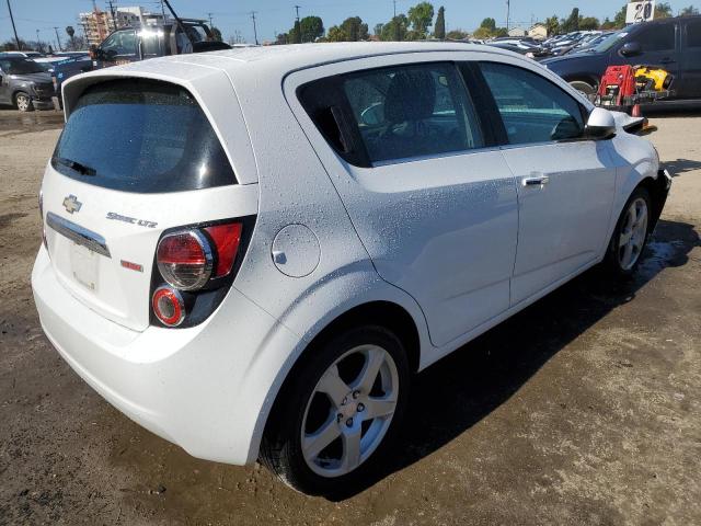 Хэтчбеки CHEVROLET SONIC 2015 Белый