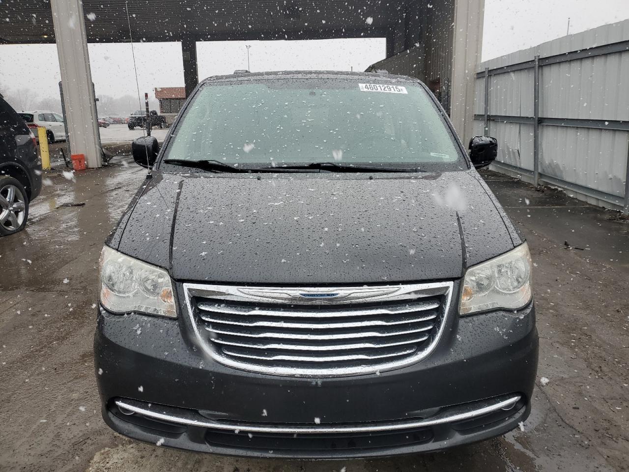 2011 Chrysler Town & Country - Image 5