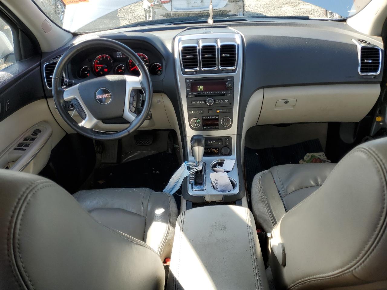 2011 GMC Acadia - Image 8