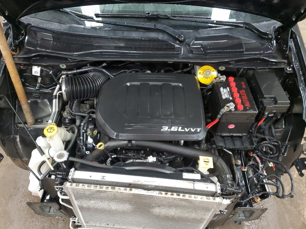 2017 Dodge Caravan - Image 12