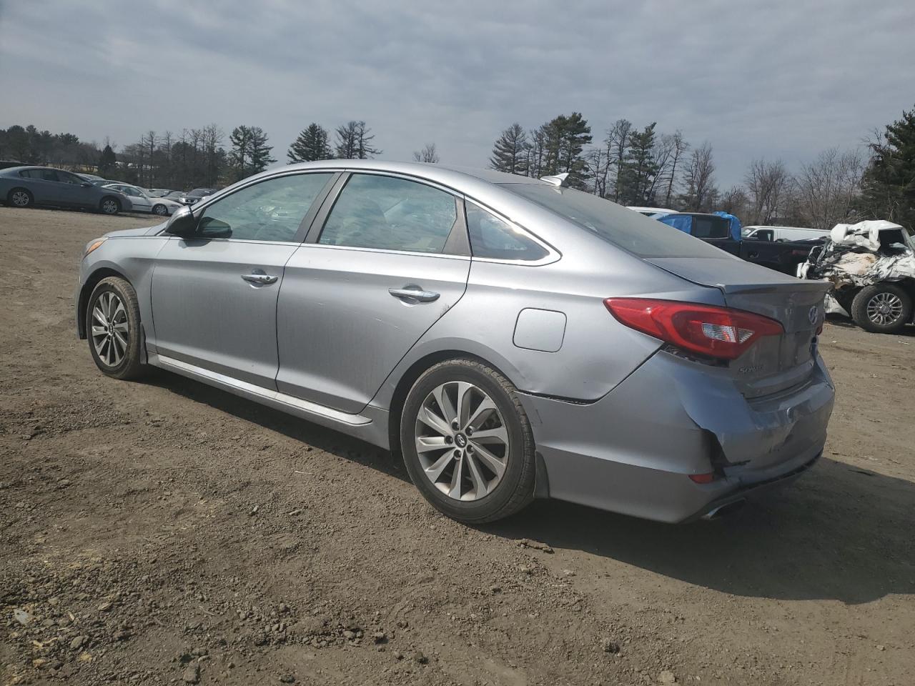 2015 Hyundai Sonata - Image 2