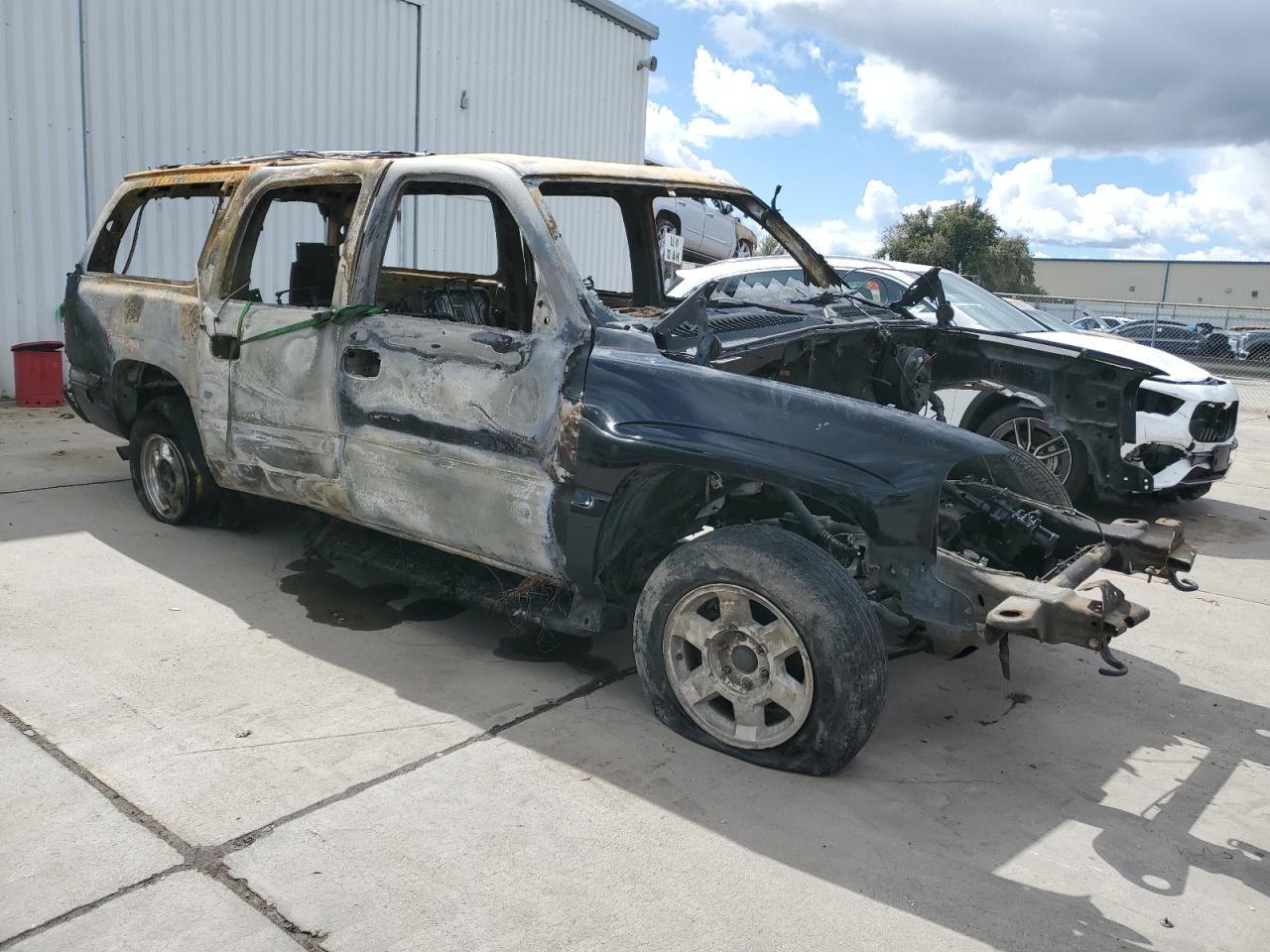 2002 GMC Yukon - Image 4