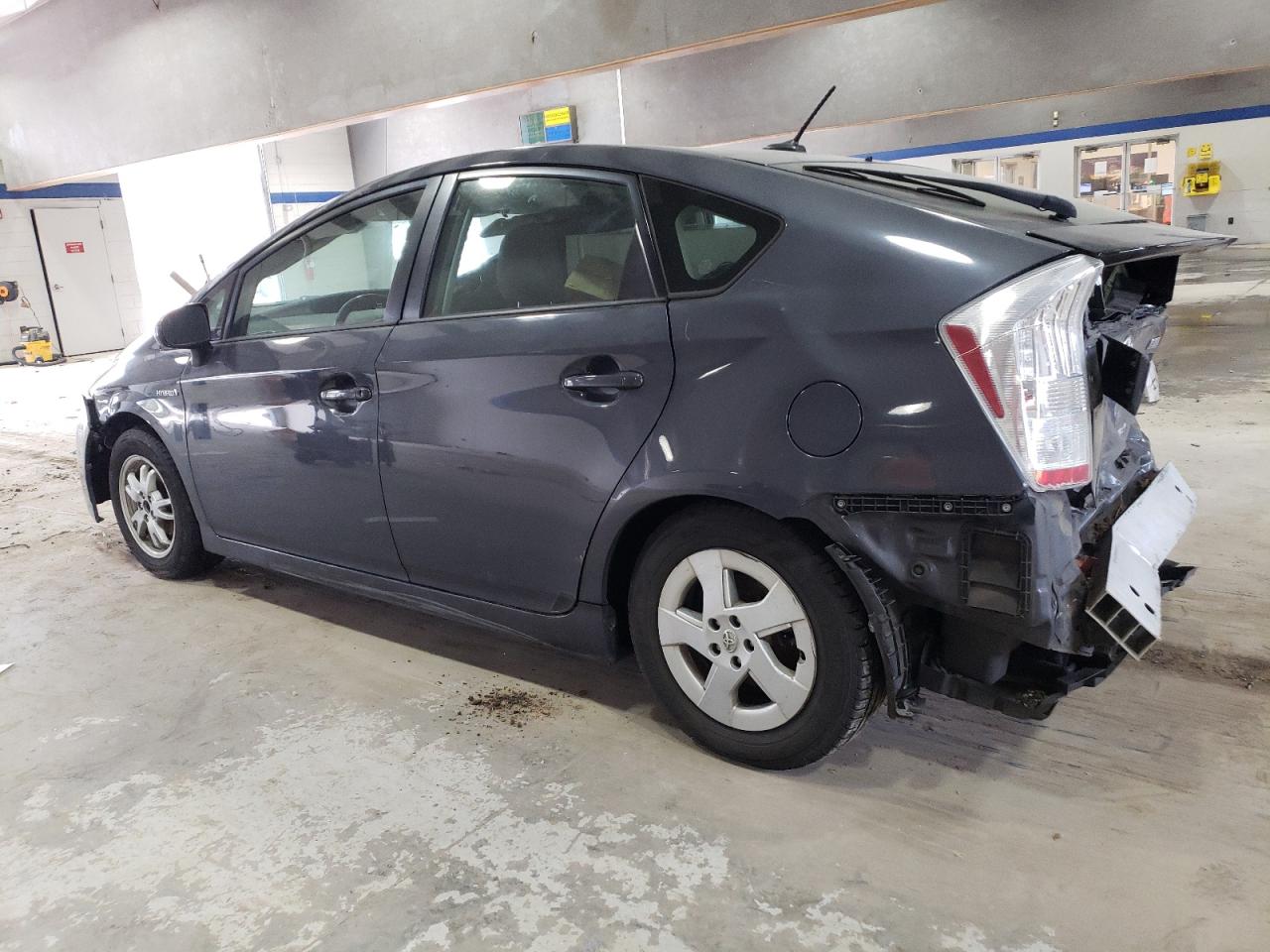 2011 Toyota Prius - Image 2