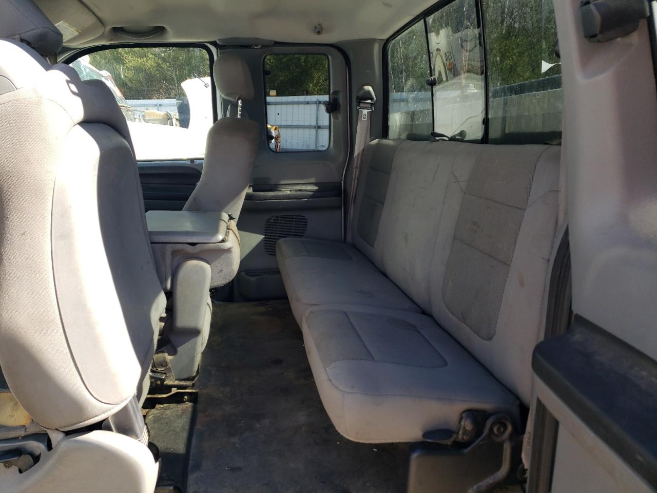 2007 Ford F350 - Image 11