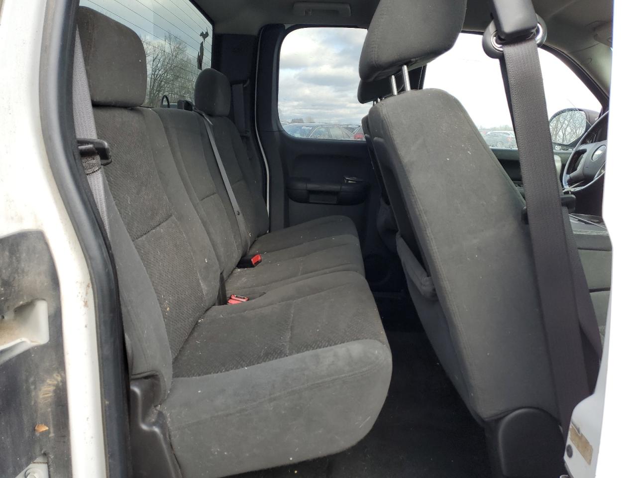 2008 Chevrolet Silverado - Image 10