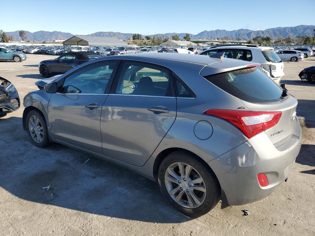 2013 Hyundai Elantra - Image 2