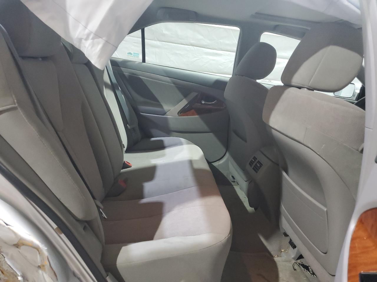 2010 Toyota Camry - Image 10