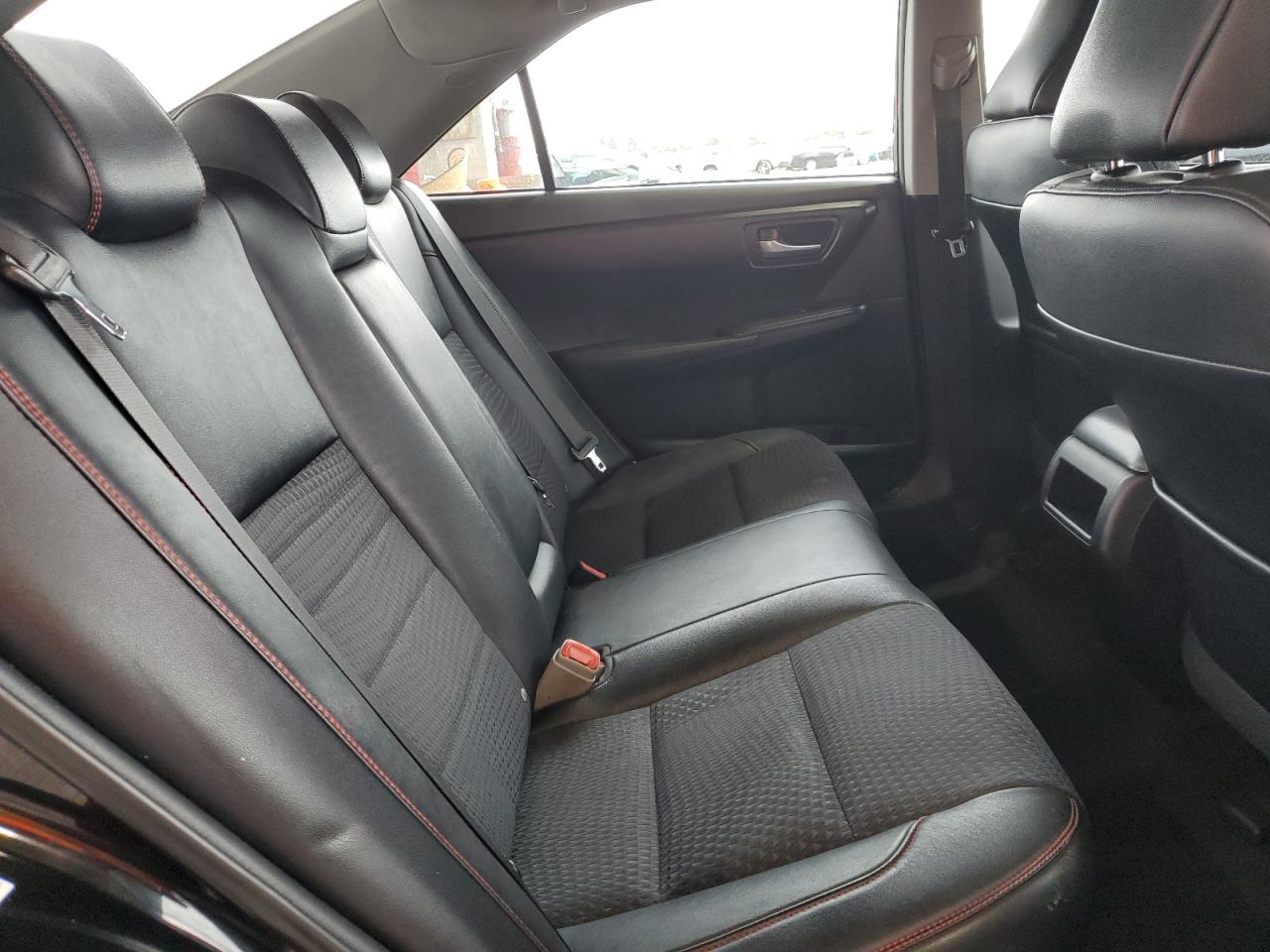 2015 Toyota Camry - Image 10