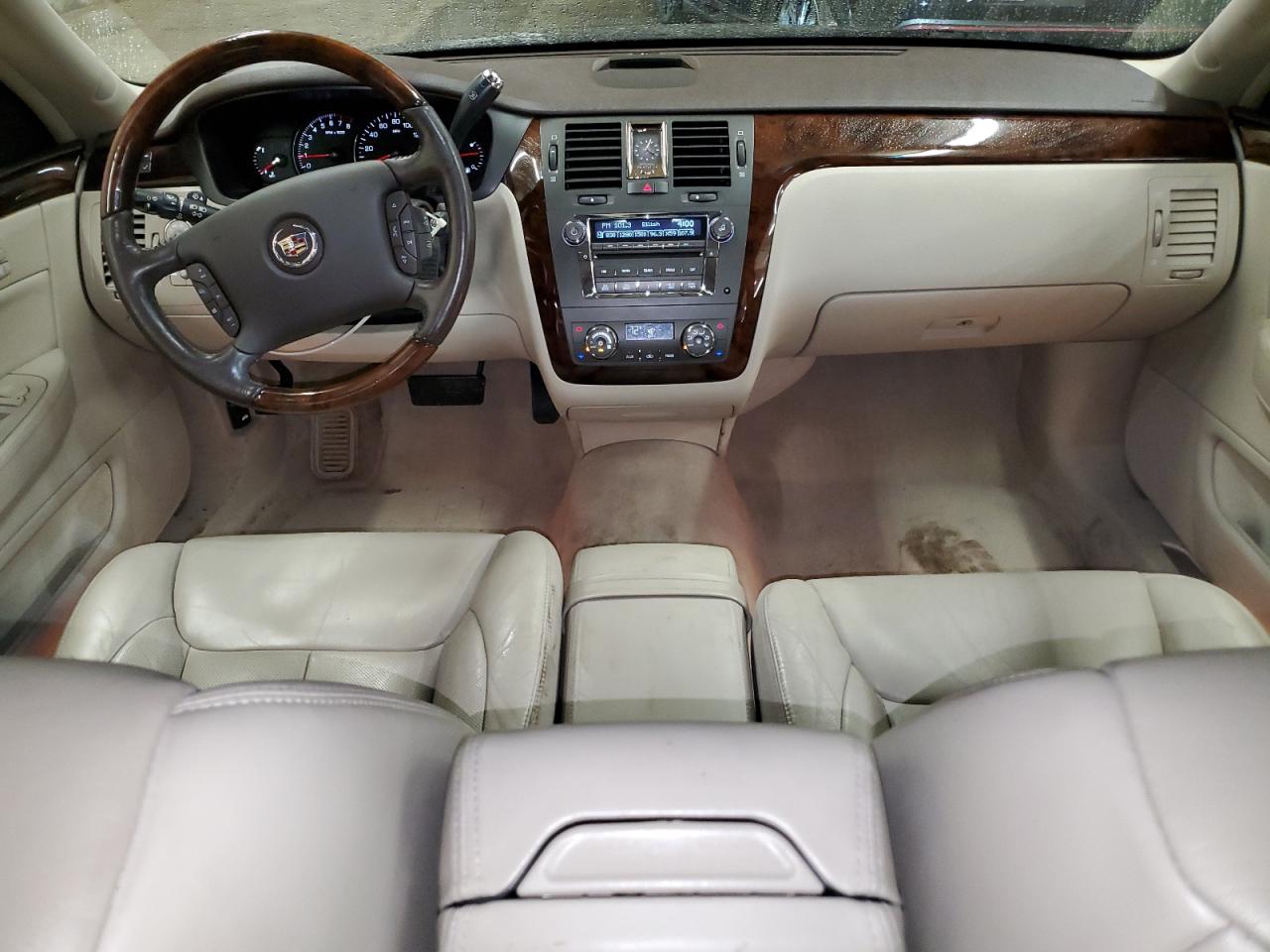 2009 Cadillac DTS - Image 8