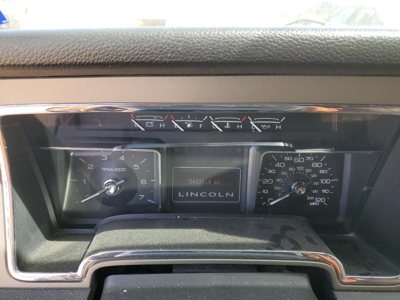 2014 Lincoln Navigator - Image 9