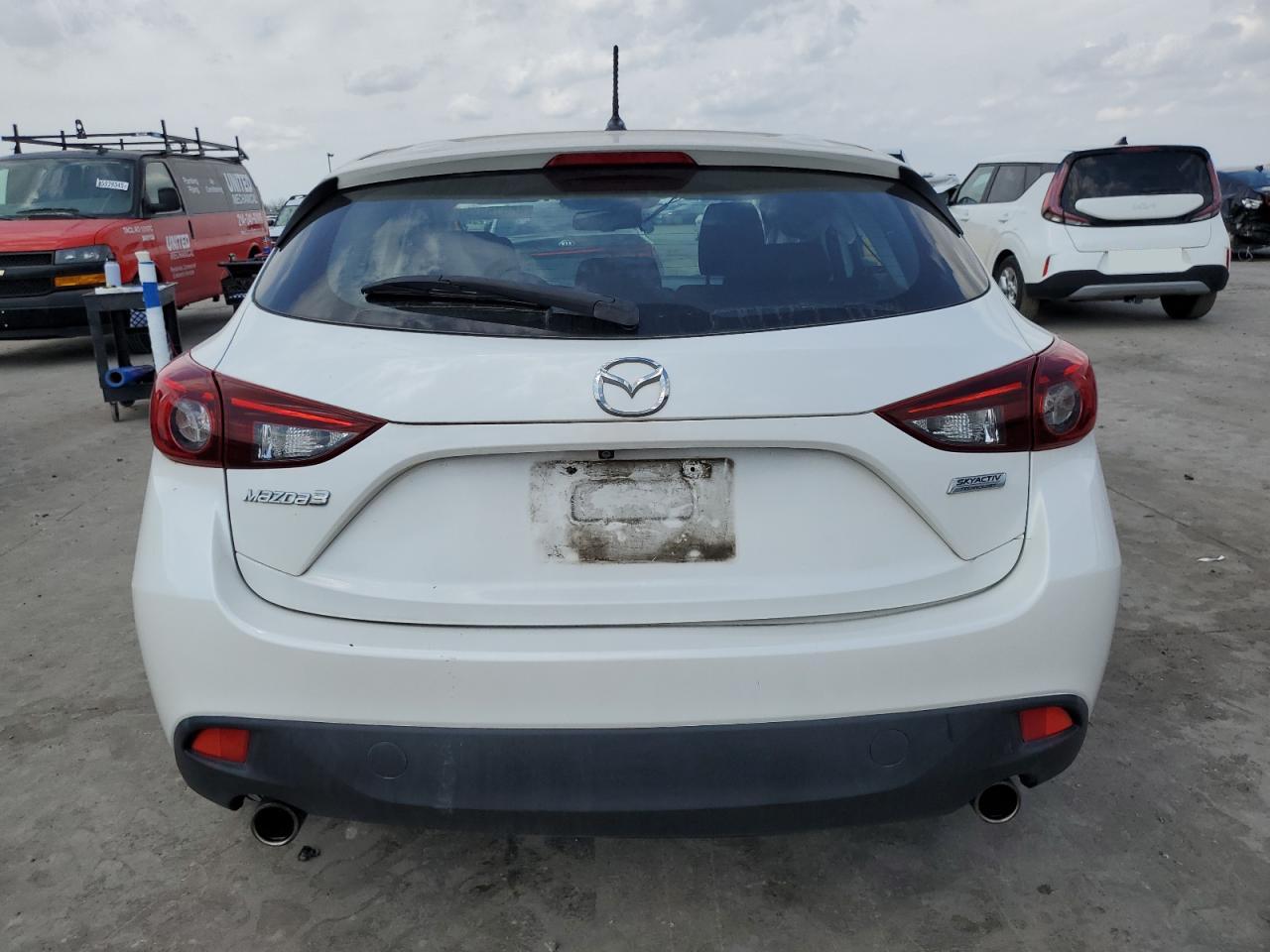 2016 Mazda 3 - Image 6