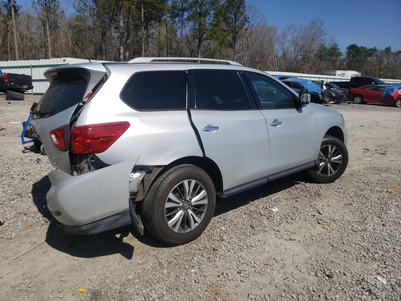 2018 Nissan Pathfinder - Image 3