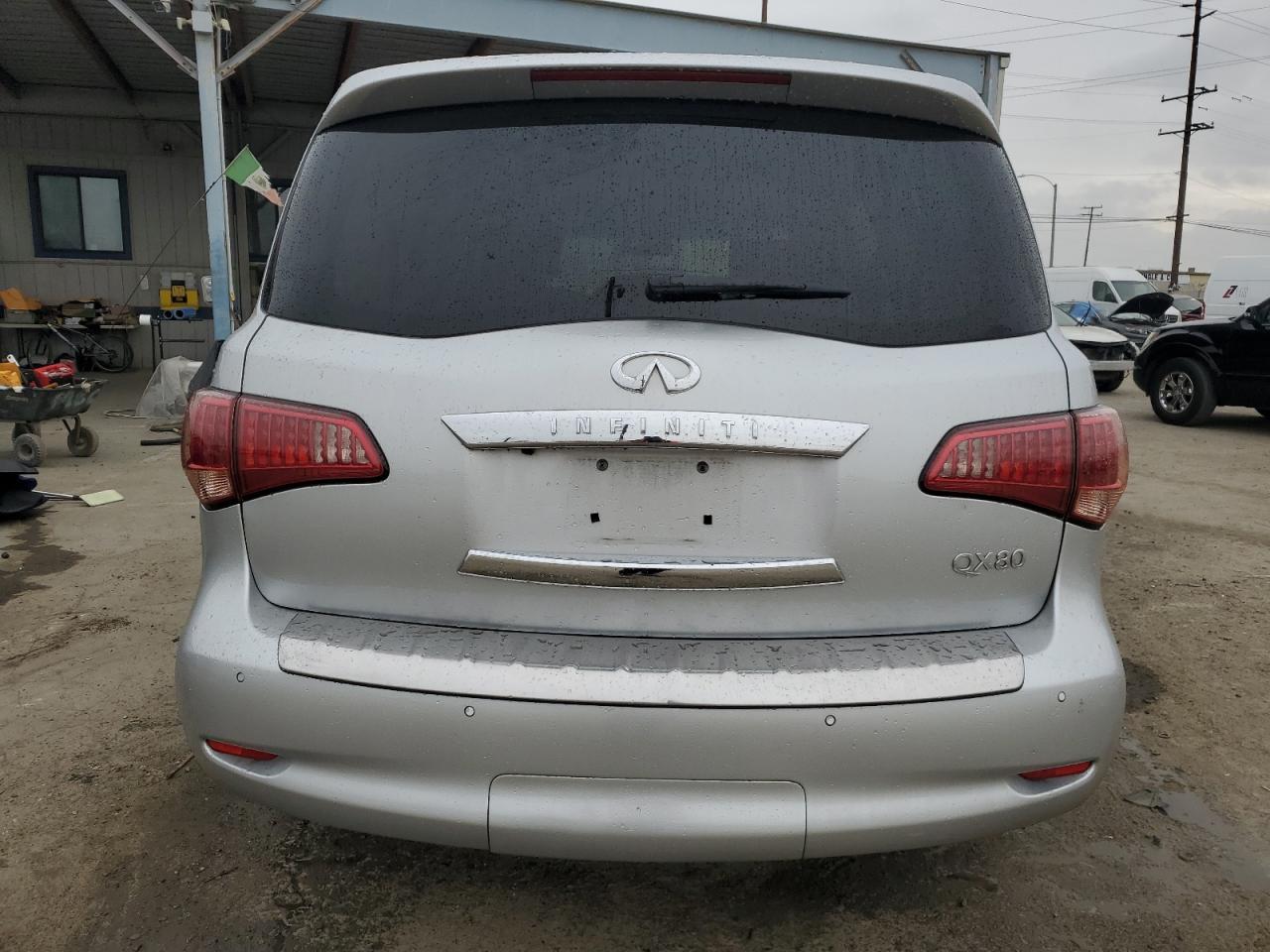 2017 Infiniti QX80 - Image 6