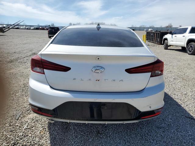  HYUNDAI ELANTRA 2019 Серебристый