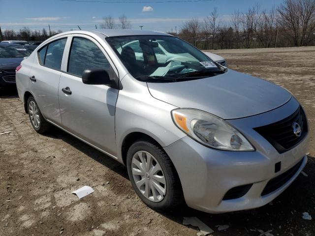 Sedans NISSAN VERSA 2014 Srebrny