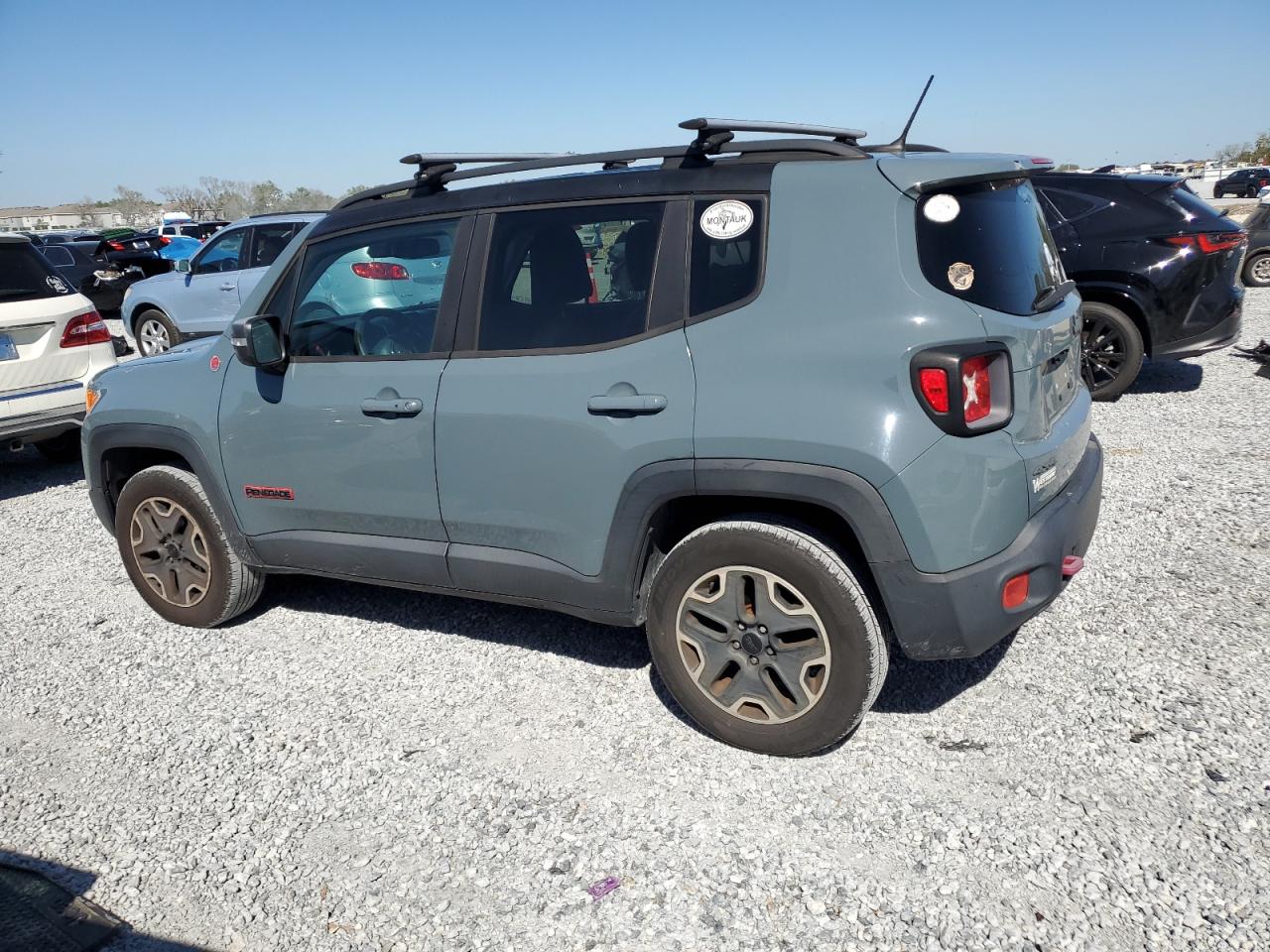 2016 Jeep Renegade - Image 2