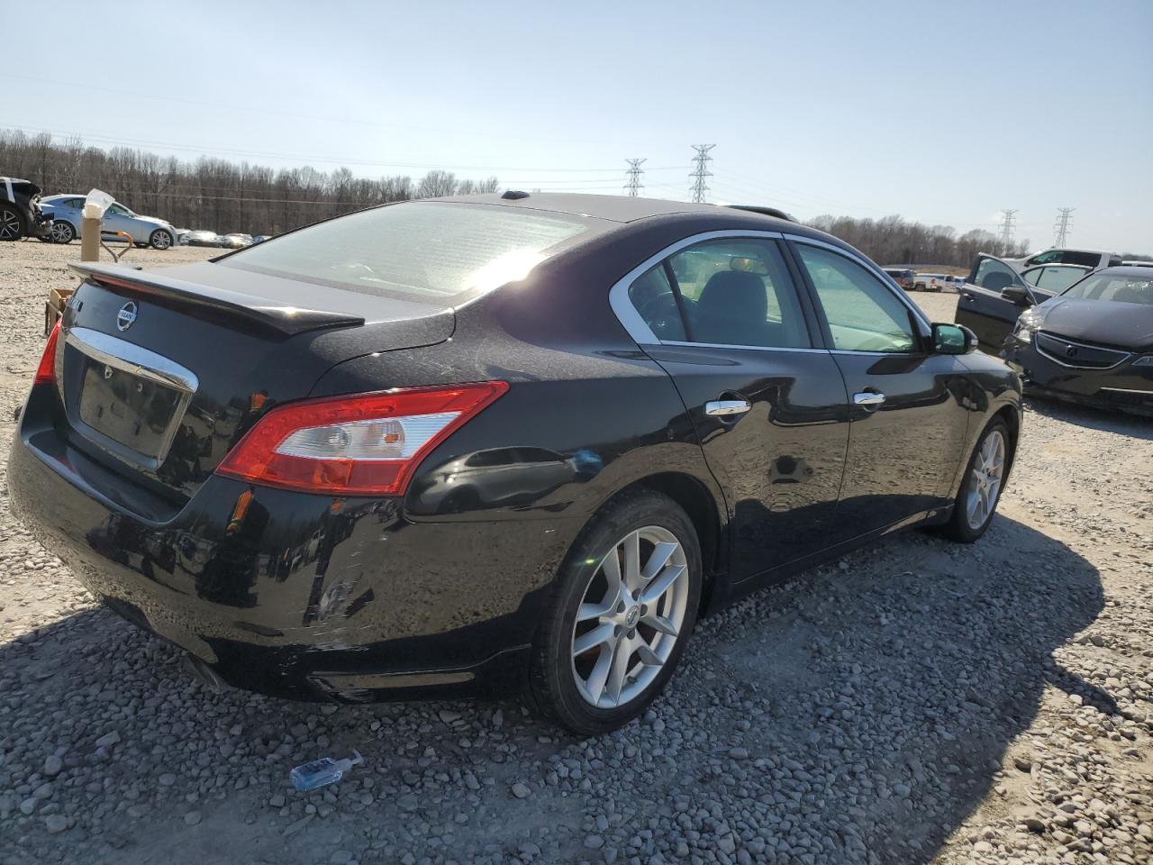 2010 Nissan Maxima - Image 3