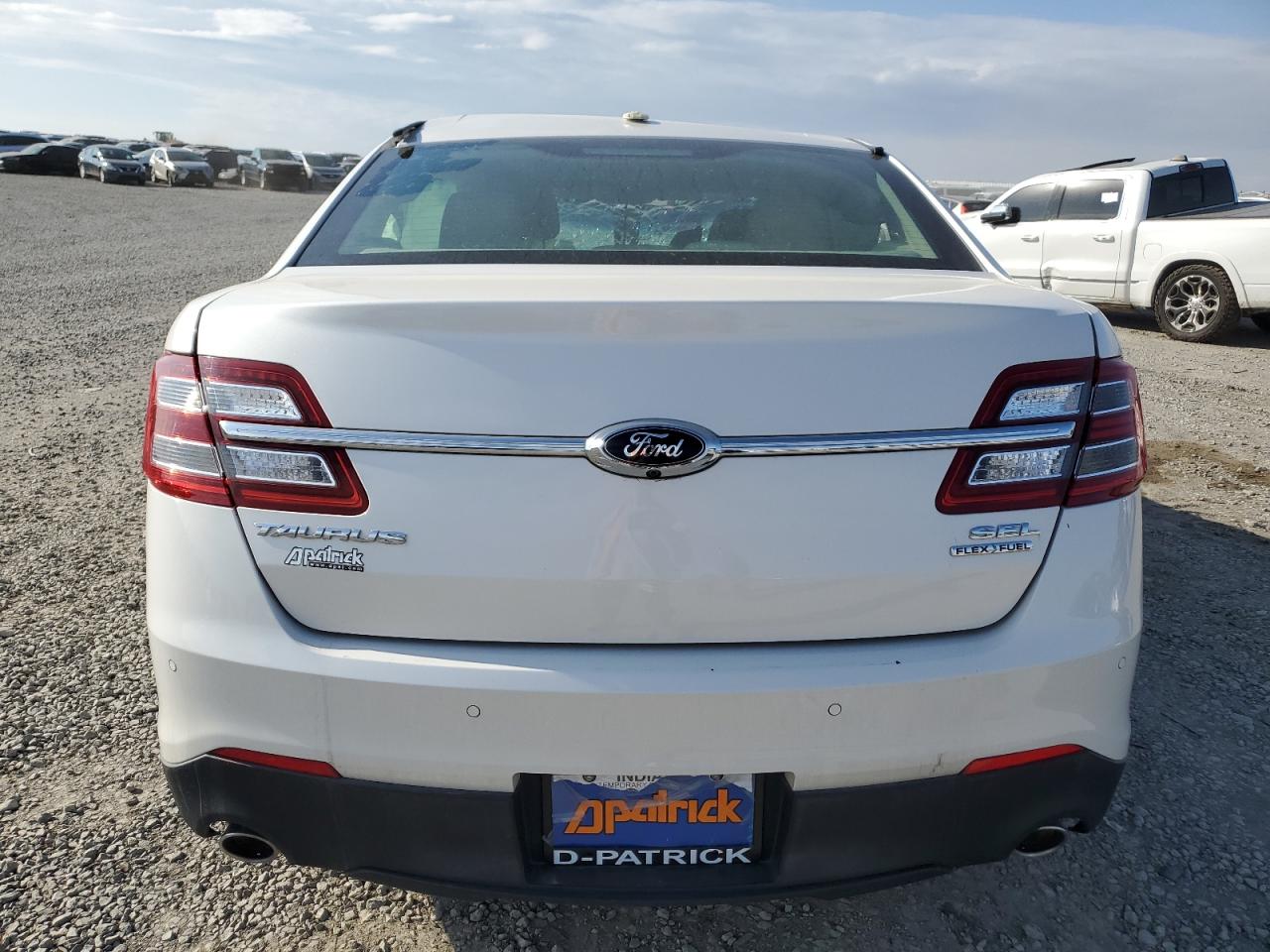 2015 Ford Taurus - Image 6