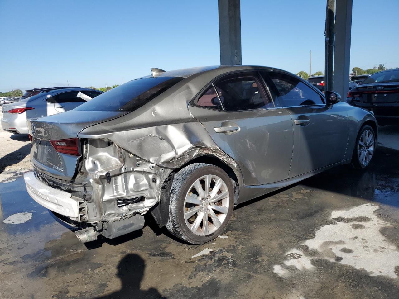 2016 Lexus IS - Image 3