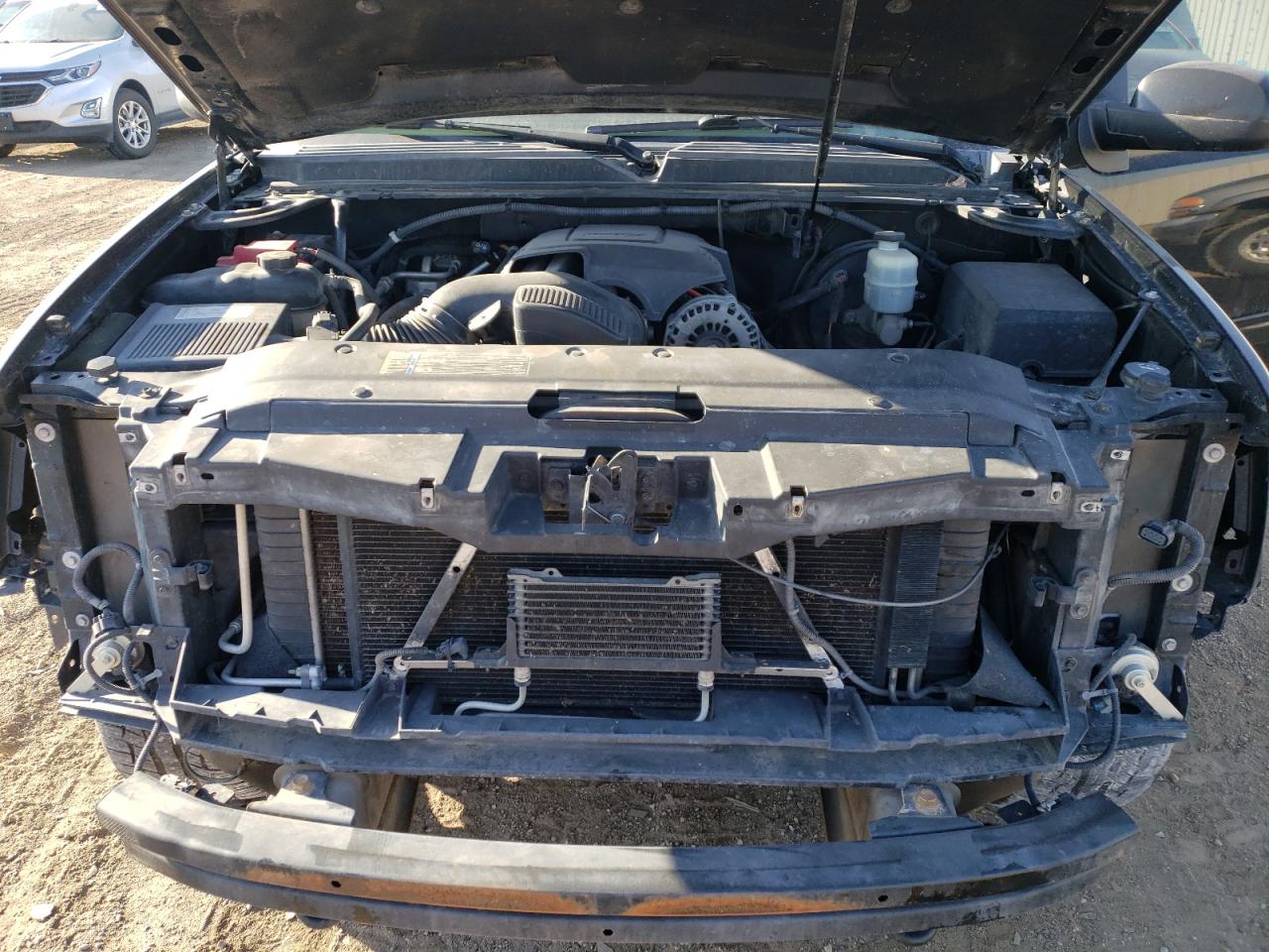 2010 Chevrolet Suburban - Image 12