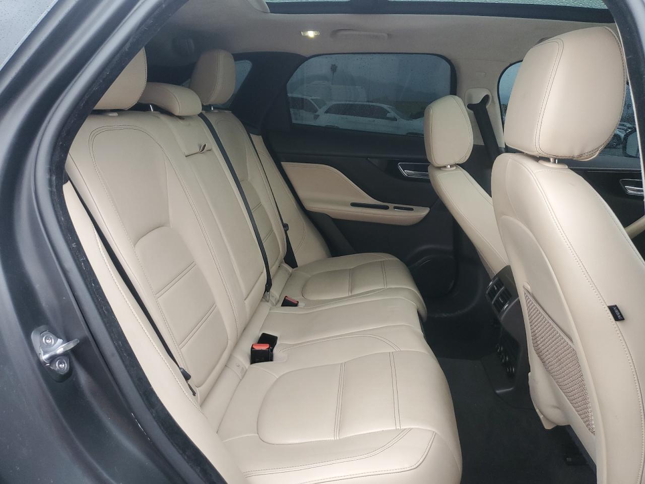 2020 Jaguar F-Pace - Image 11