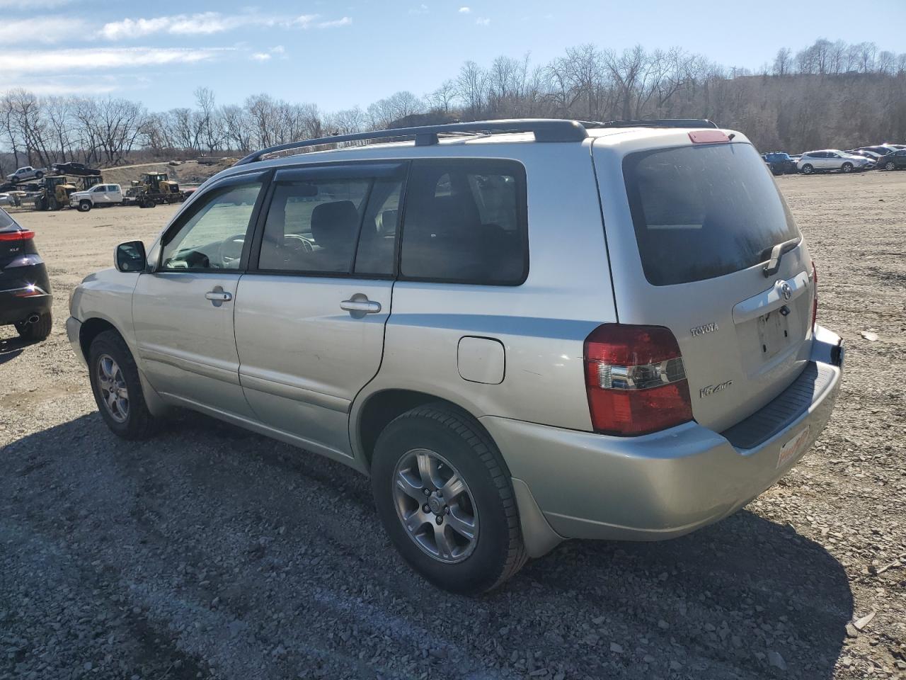 2005 Toyota Highlander - Image 2